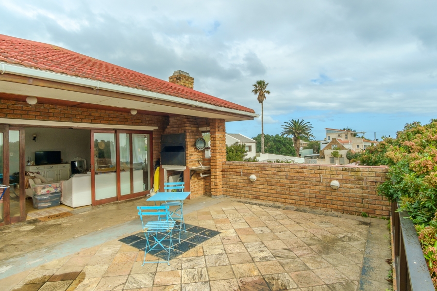 6 Bedroom Property for Sale in Kommetjie Western Cape